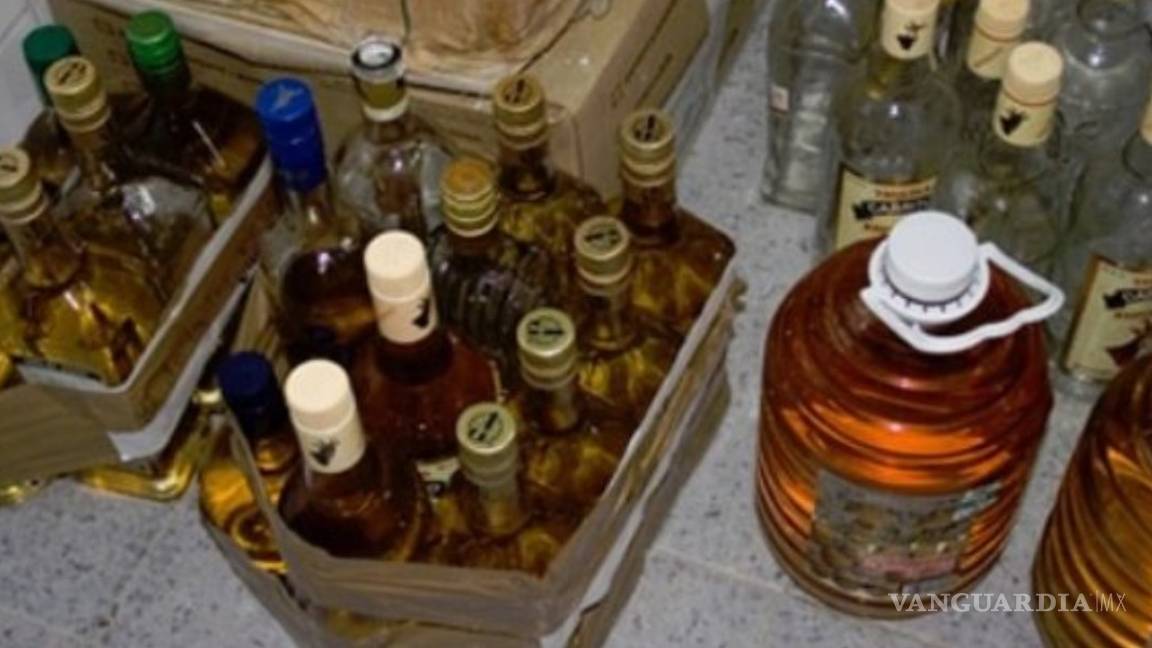 Tras beber alcohol adulterado mueren cuatro integrantes de una familia, en Puebla