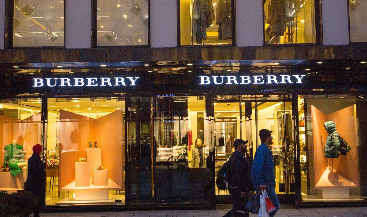 Burberry quema su ropa cheap