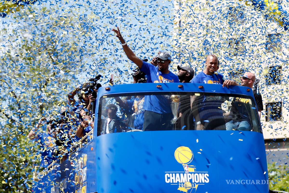 Kerr y Curry se quedarán con Warriors