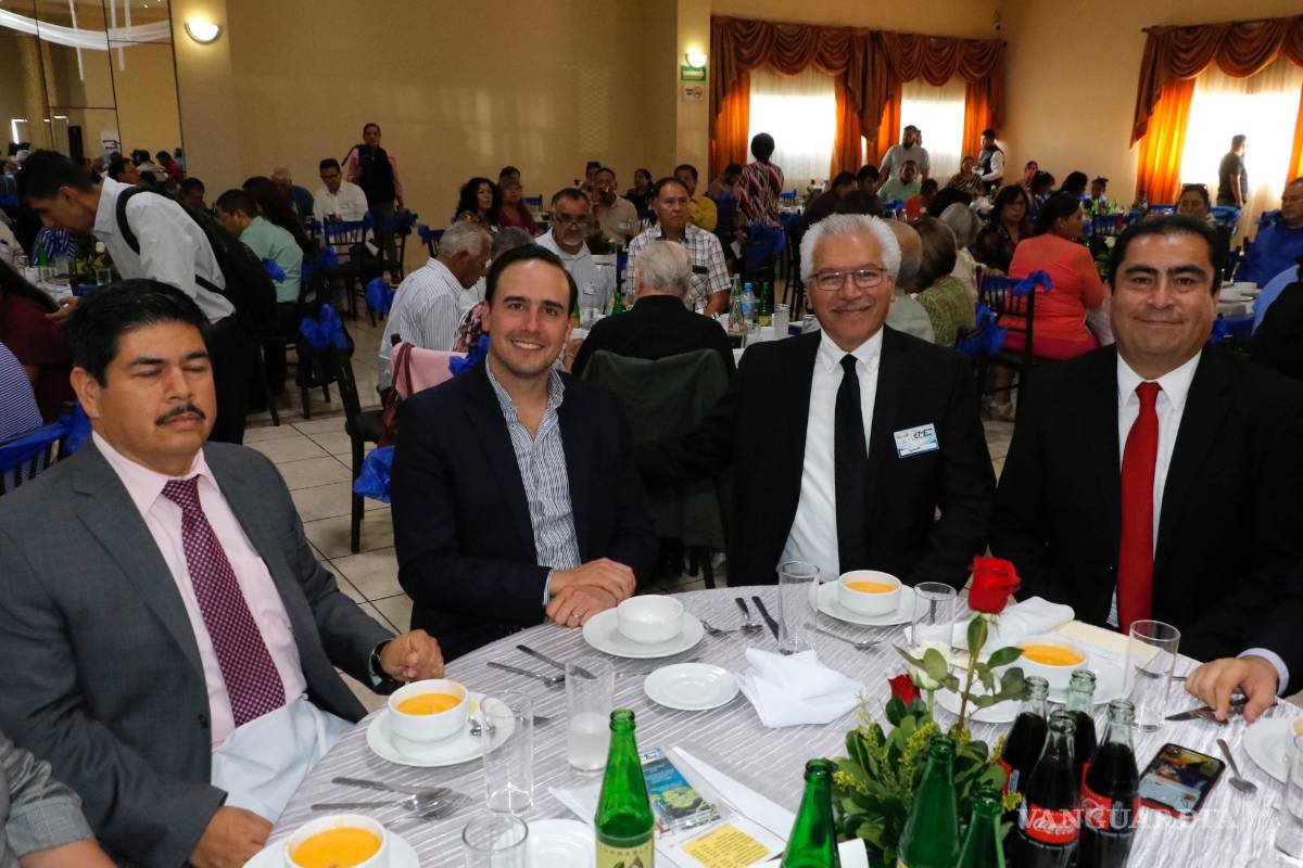 Oran por Coahuila más de 400 pastores evangélicos; Alcalde de Saltillo les da la bienvenida