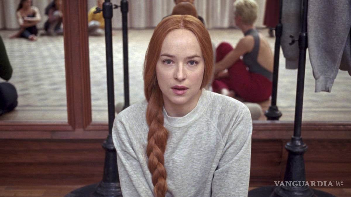 Dakota Johnson cuenta cómo 'Suspiria' la mandó al sicoanalista