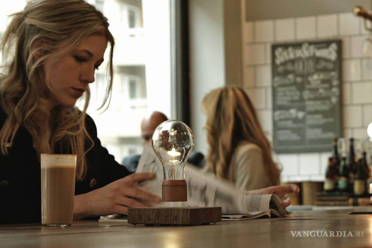 Flyte, ¡El foco flotante!