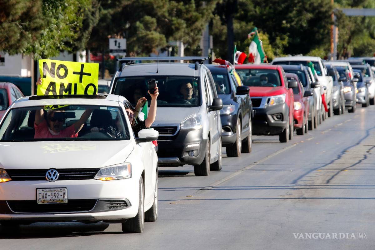Frente Nacional Anti AMLO vuelve a las calles; arrojan dinero venezolano