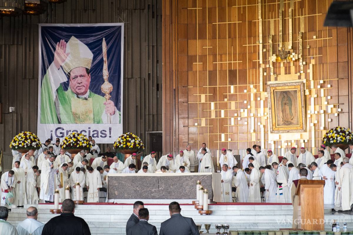 Sacerdotes y religiosos reconocen trayectoria de Norberto Rivera