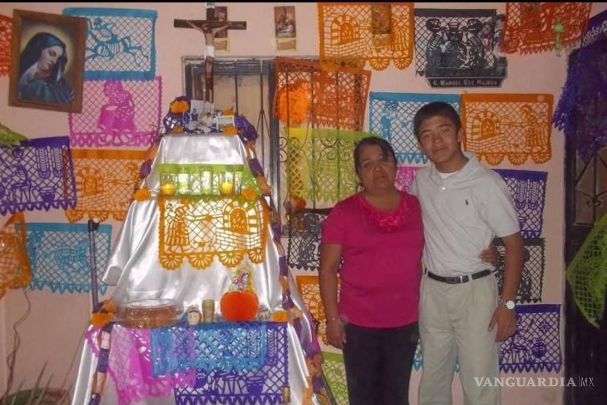 Saltillo: Más de dos décadas de altares y tradición colorida en la familia Sandoval