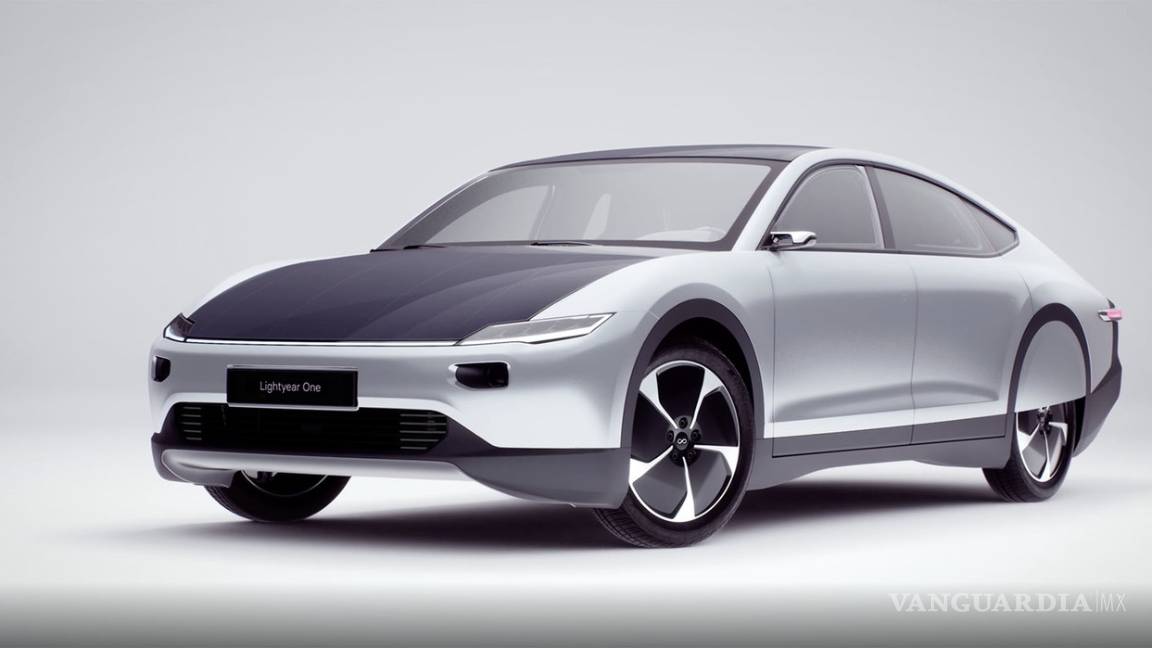 $!Lightyear One, auto eléctrico con autonomía de hasta 725 km y recarga solar