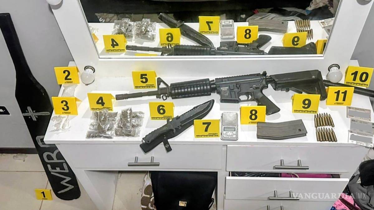 Cateo en vivienda deja un detenido y el aseguramiento de armas y drogas, en Nuevo León