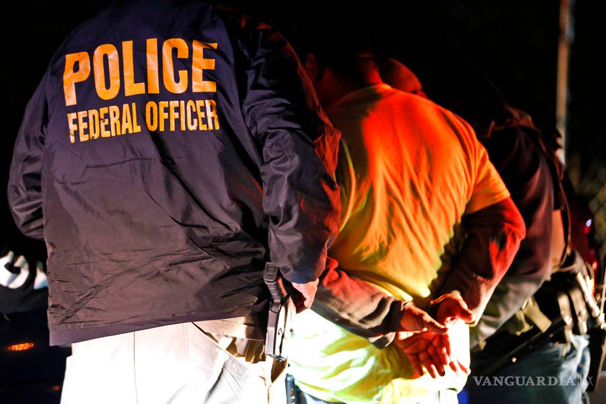 Críticas y escrutinio rodean labores de policía migratoria