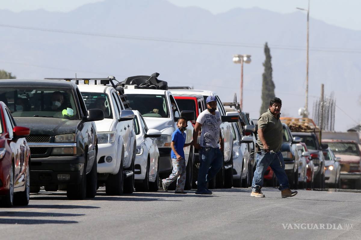 Un mes más seguirán retenes en Arteaga, sólo se permite paso a los lugareños