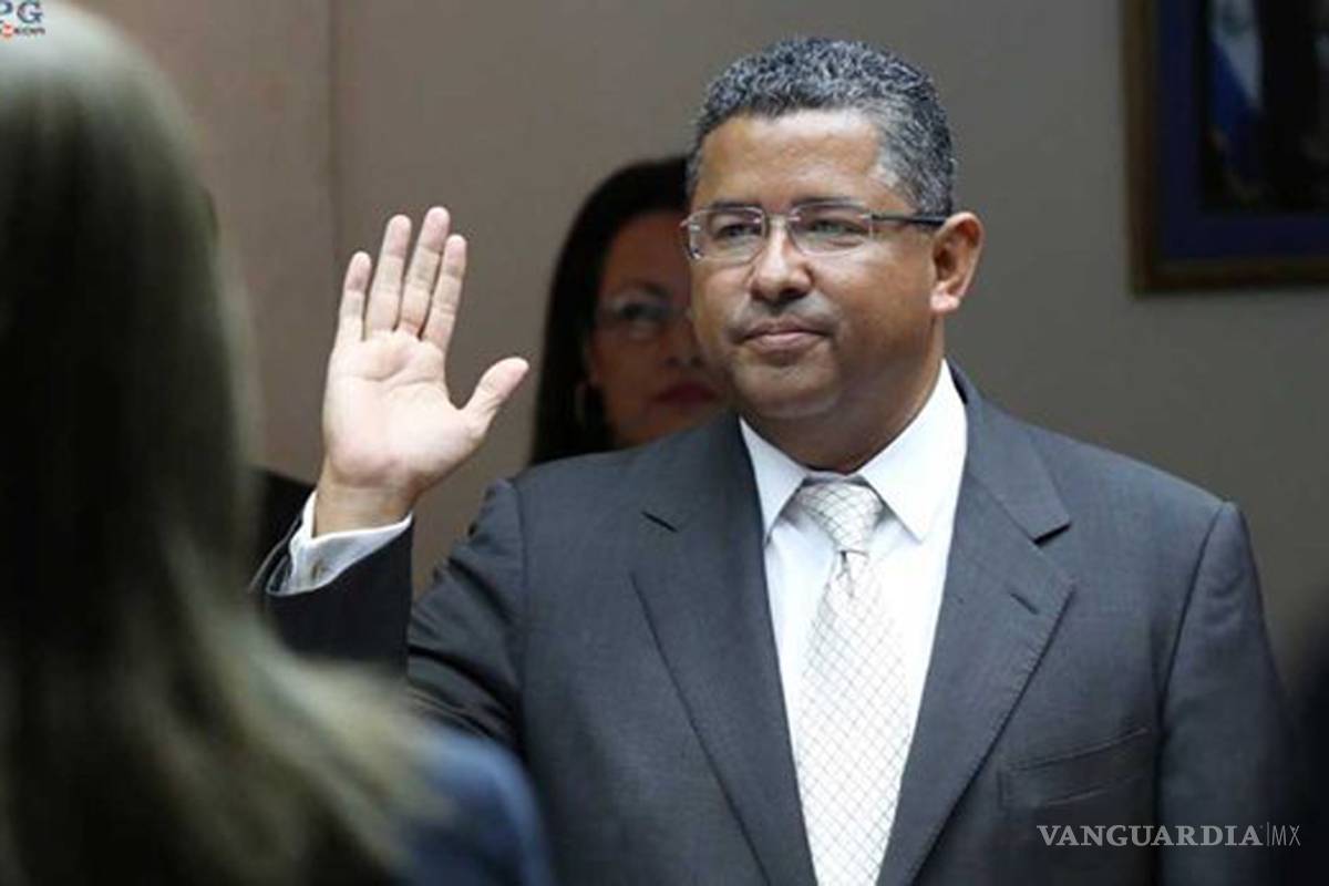 Muere ex presidente de El Salvador: estaba bajo juicio por corrupción