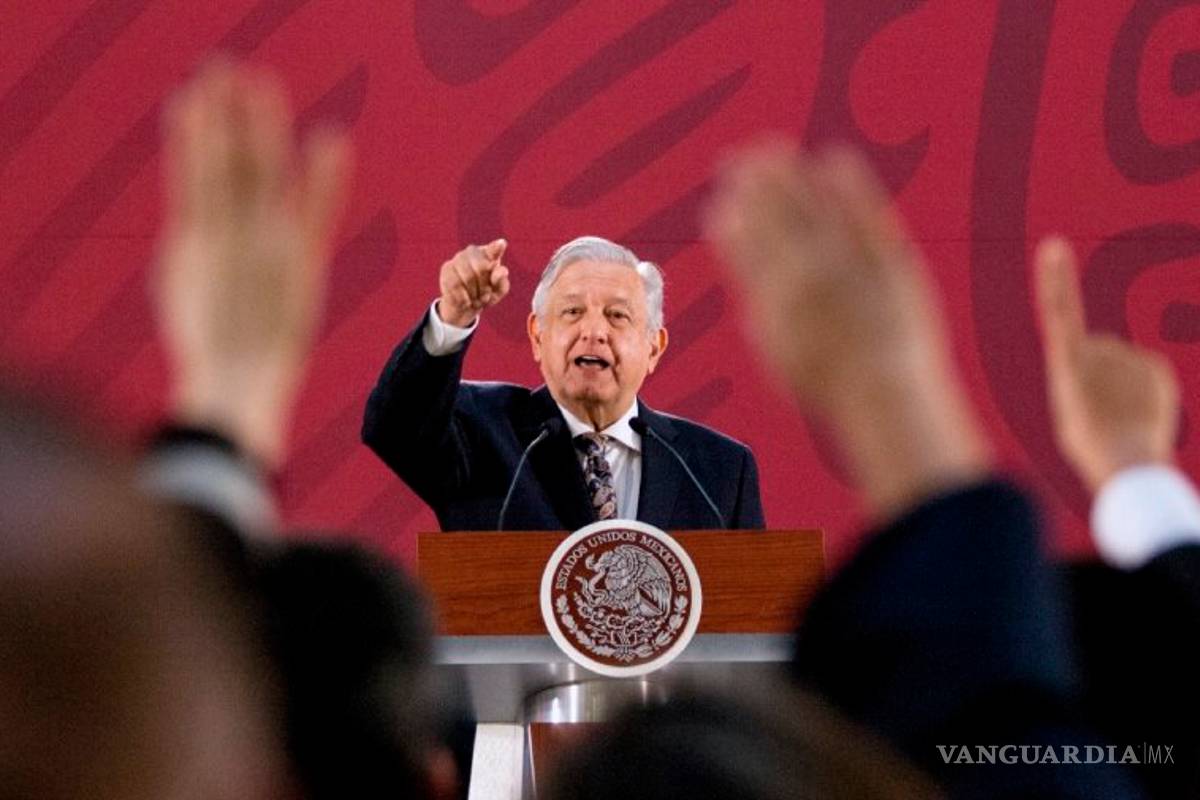 INE aprueba ordenar a AMLO que deje de hablar de temas electorales en sus conferencias