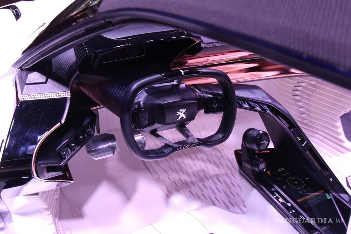 El modelo futurista llegó a los panel de control de los autos