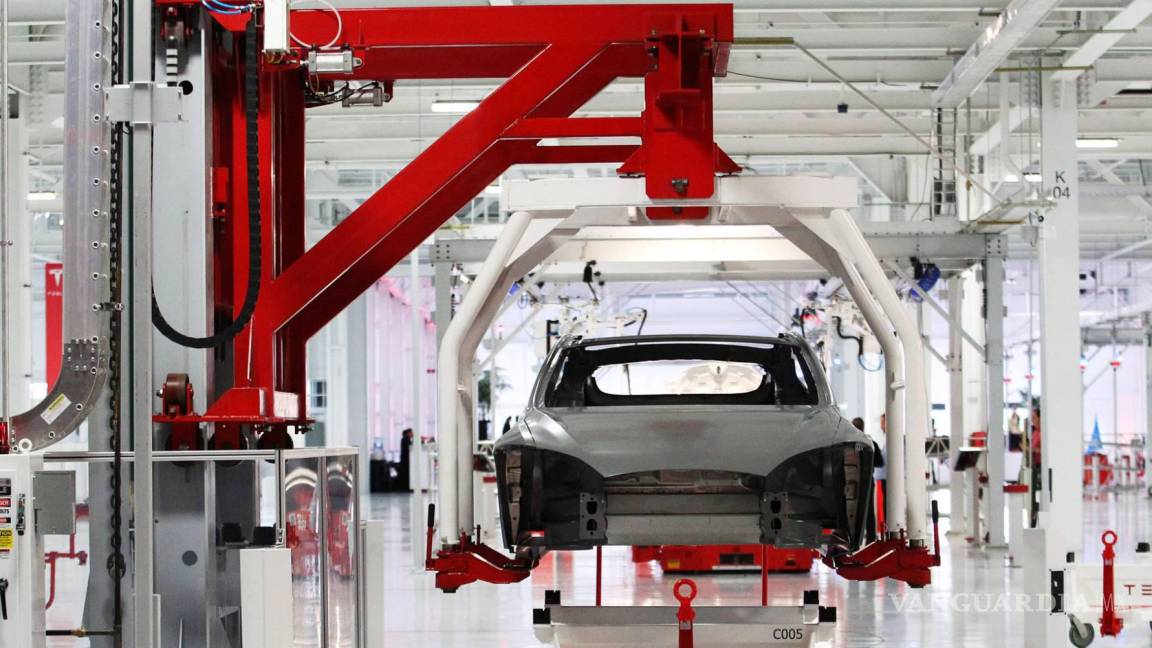 Incumple Tesla meta de entregas de vehículos en primer trimestre