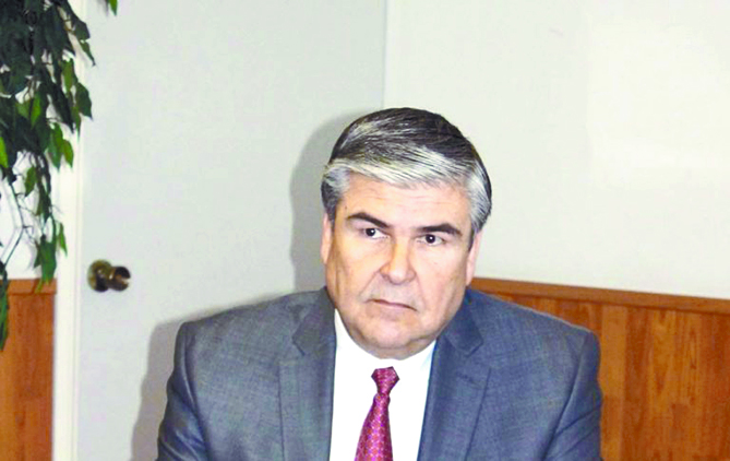 Politicón: el encargado de la lucha contra COVID-19 que se 'desaparece' los fines de semana