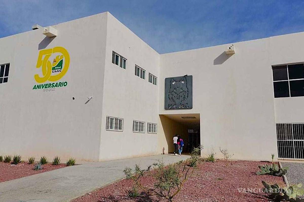 Estudiantes se solidarizan con docente de la UAdeC que denuncia violencia de género