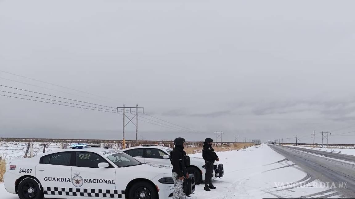 Cierran dos carreteras por caída de nieve en Chihuahua