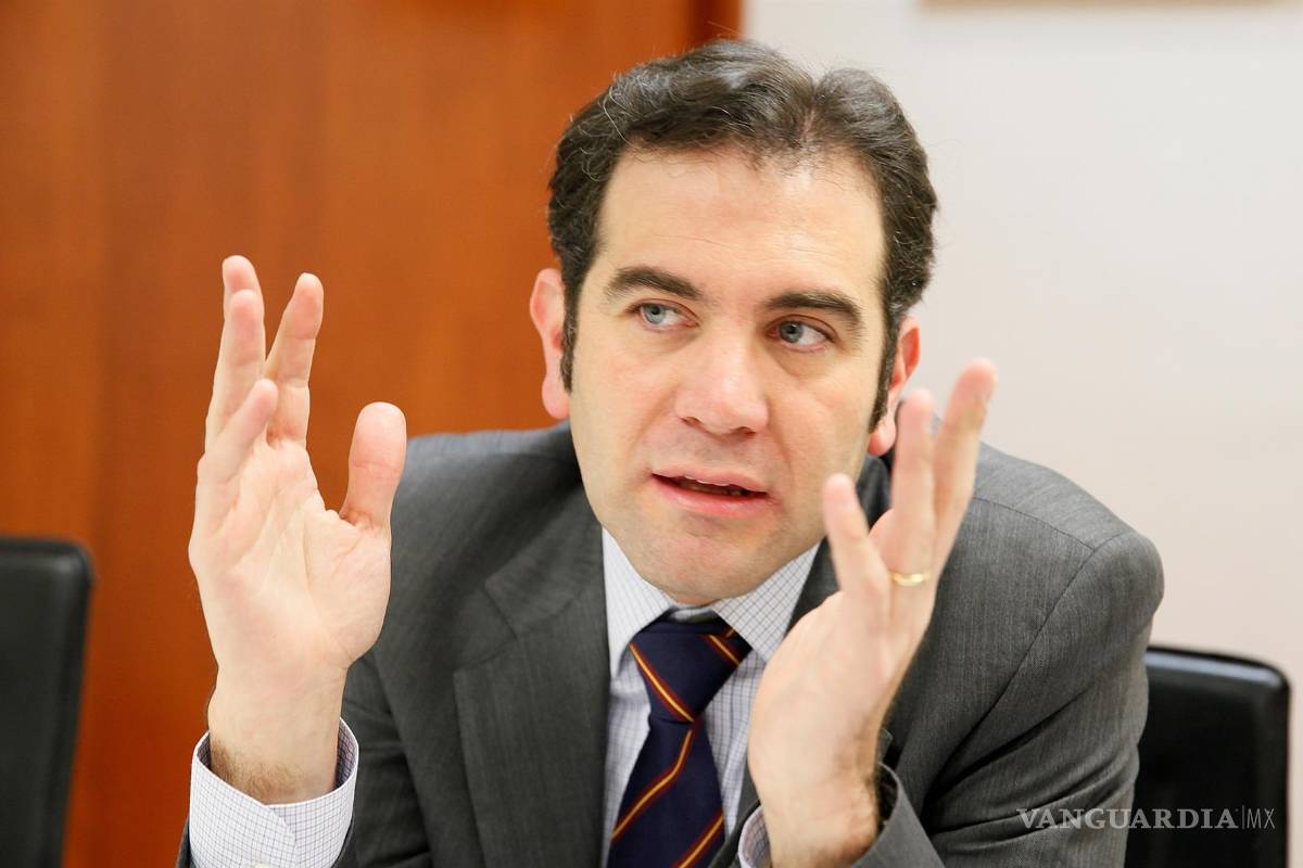Para Lorenzo Córdova es increíble que AMLO hable de una reforma electoral