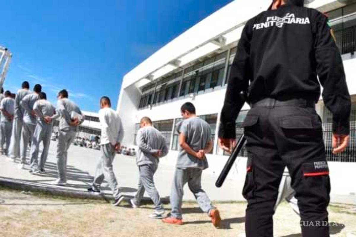 Reportan brote de COVID-19 en penales de Nuevo León