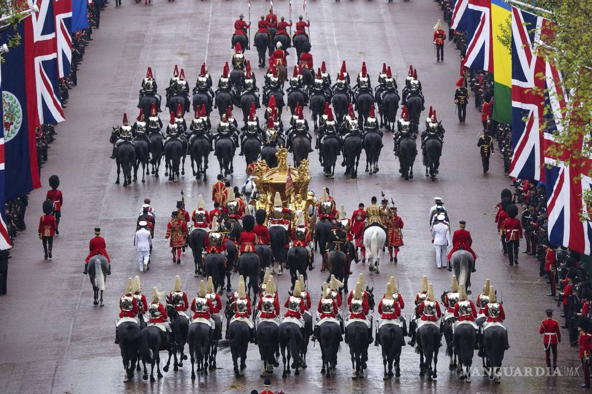 Así inicia el reinado del Carlos III tras una larga espera para ser el monarca británico (fotos)
