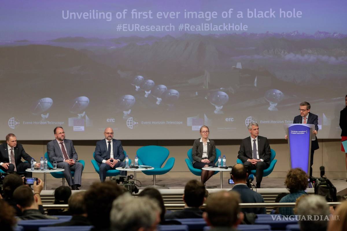 $!Primera imagen de un agujero negro número uno mundial de tendencias en Twitter