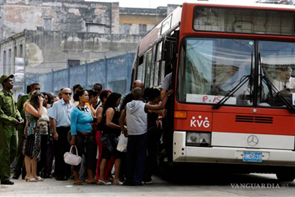 Propone Carmen Salinas Metrobús gratis desde los 60 años