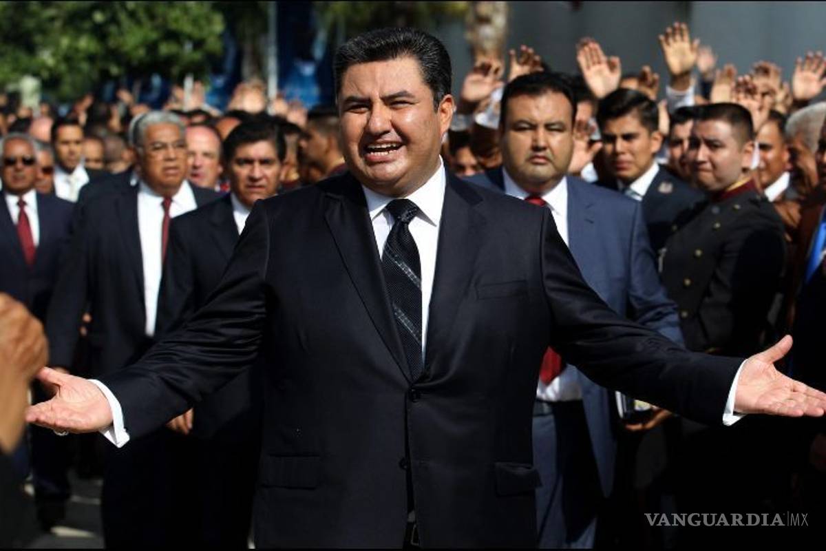 Naasón tejió nexos con políticos de 5 partidos