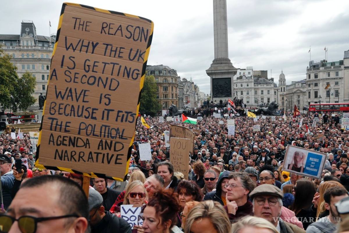 Miles de personas toman las calles de Londres para protestar contra las restricciones por COVID-19