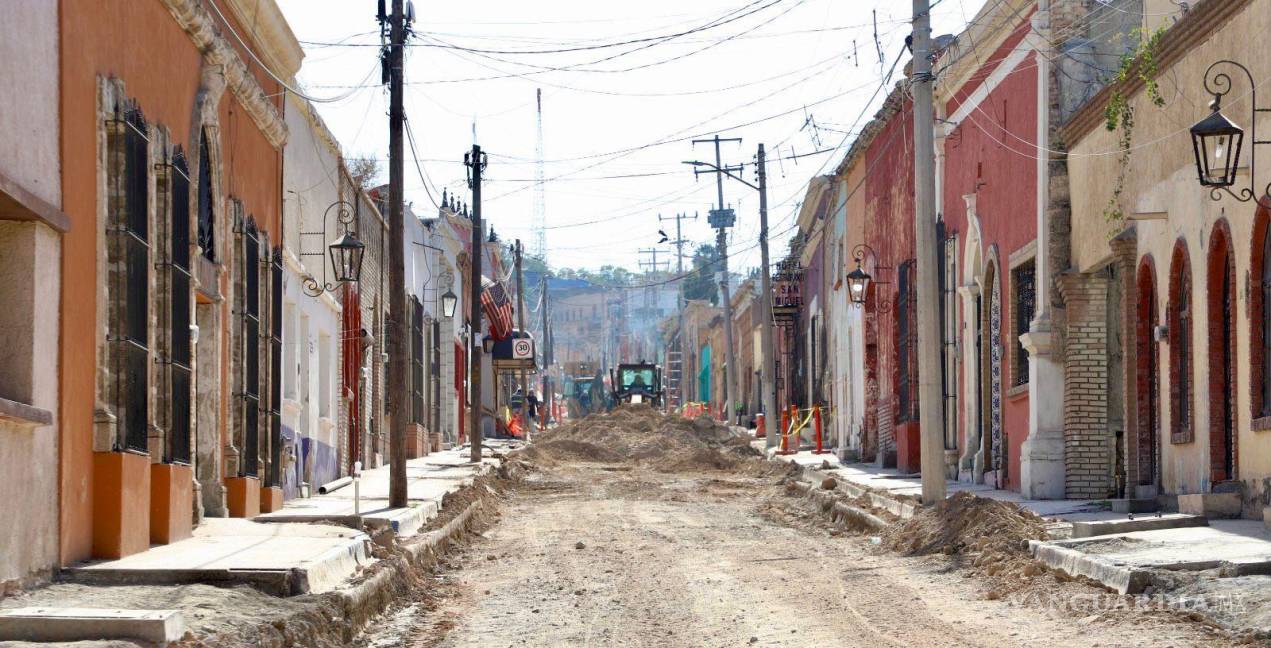 $!El proyecto incluye la colocación de banquetas con concreto estampado; actualmente se realiza la sustitución de tuberías de agua.