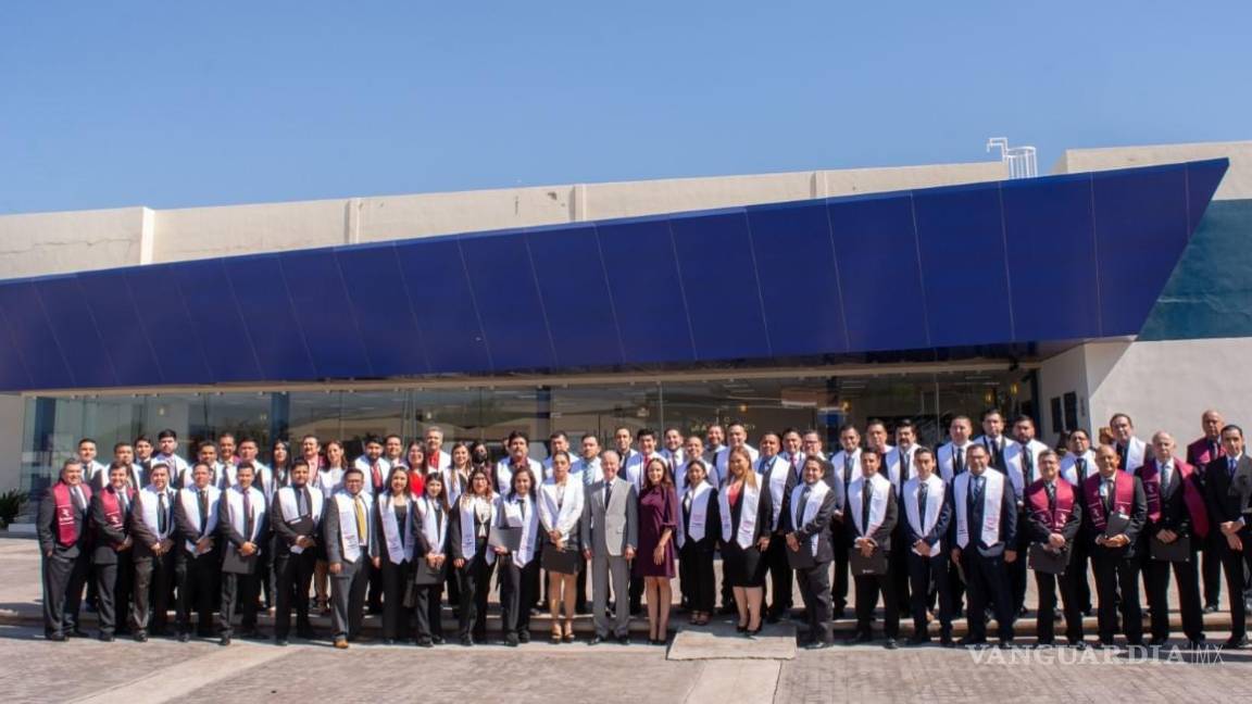 Egresan 58 profesionales de la Universidad de AHMSA en Monclova