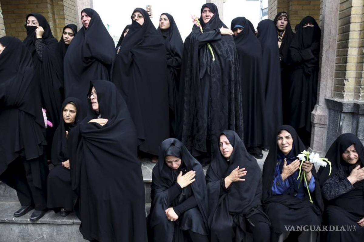 Graban mujeres la vida bajo el regimen del Estado Islámico