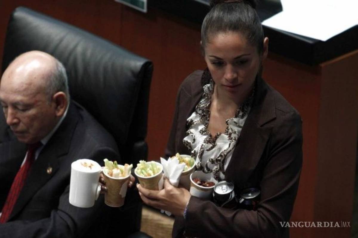 Eliminan servicio de edecanes en sesiones de la Asamblea de la CDMX