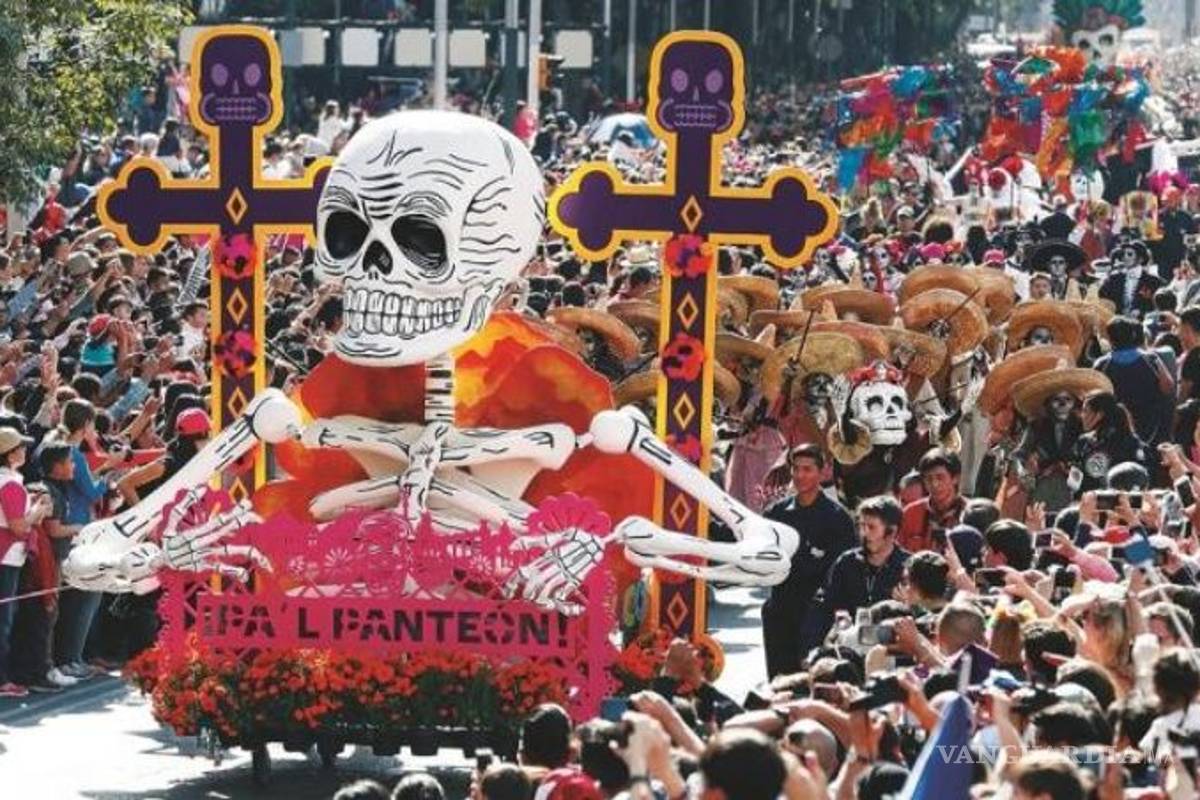 Fue más gente al Desfile del Día de Muertos que a la consulta del NAIM de AMLO