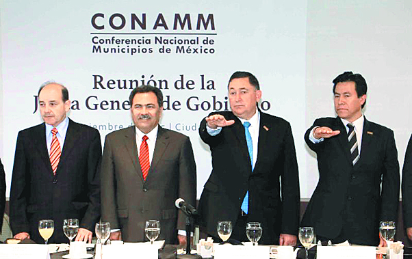 Rinde Isidro López protesta; es copresidente de Conamm