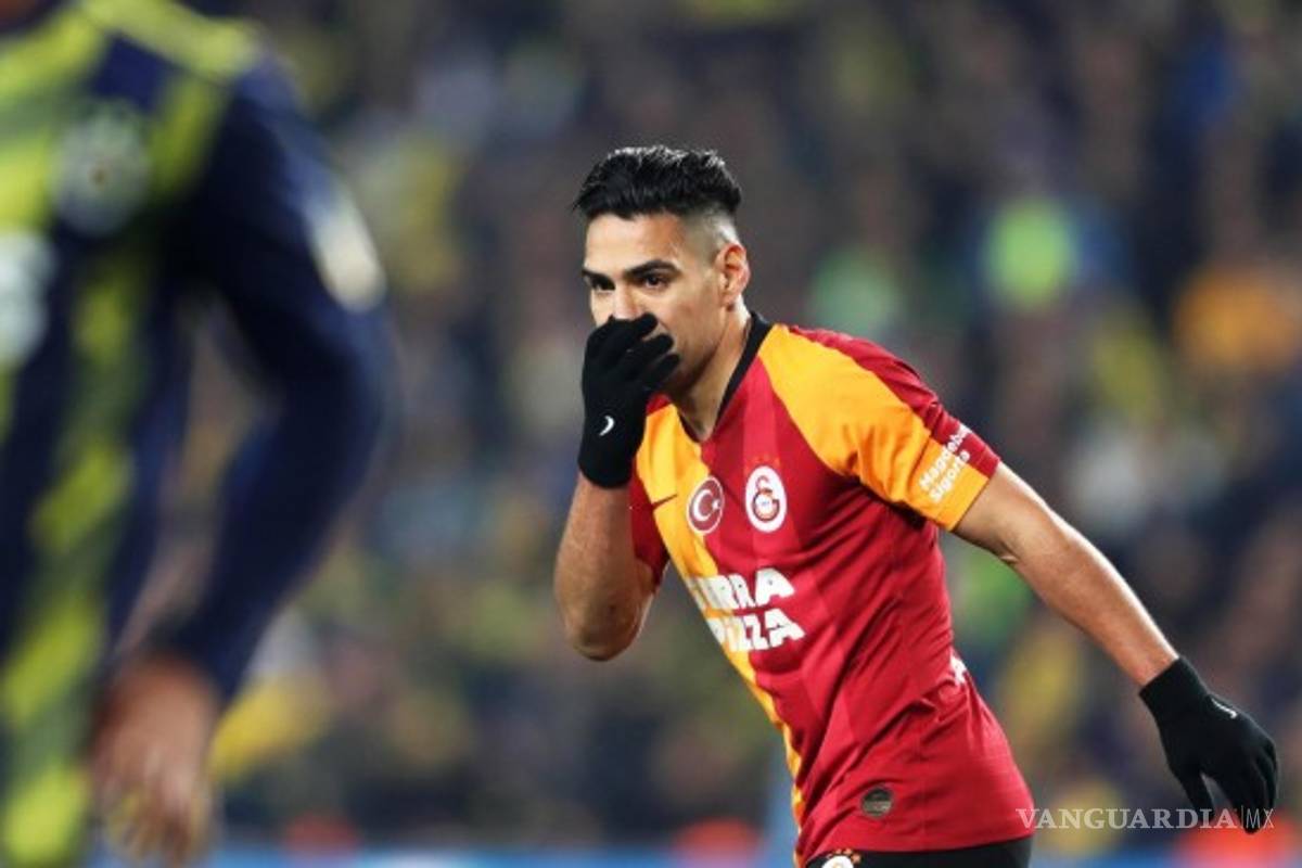 Radamel Falcao está en contra de que no se permitan abrazos en los festejos