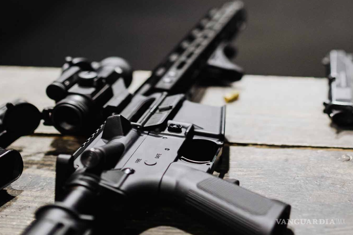 Ex investigador de la ATF de EU habría traficado armas a México