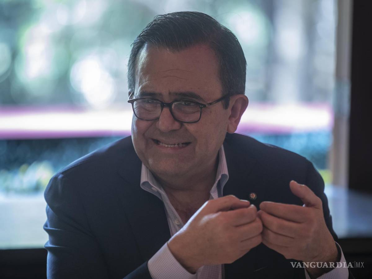 $!El diputado Ildefonso Guajardo, director de Vinculación Internacional del Frente Amplio por México, durante una conferencia de prensa en la Ciudad de México.