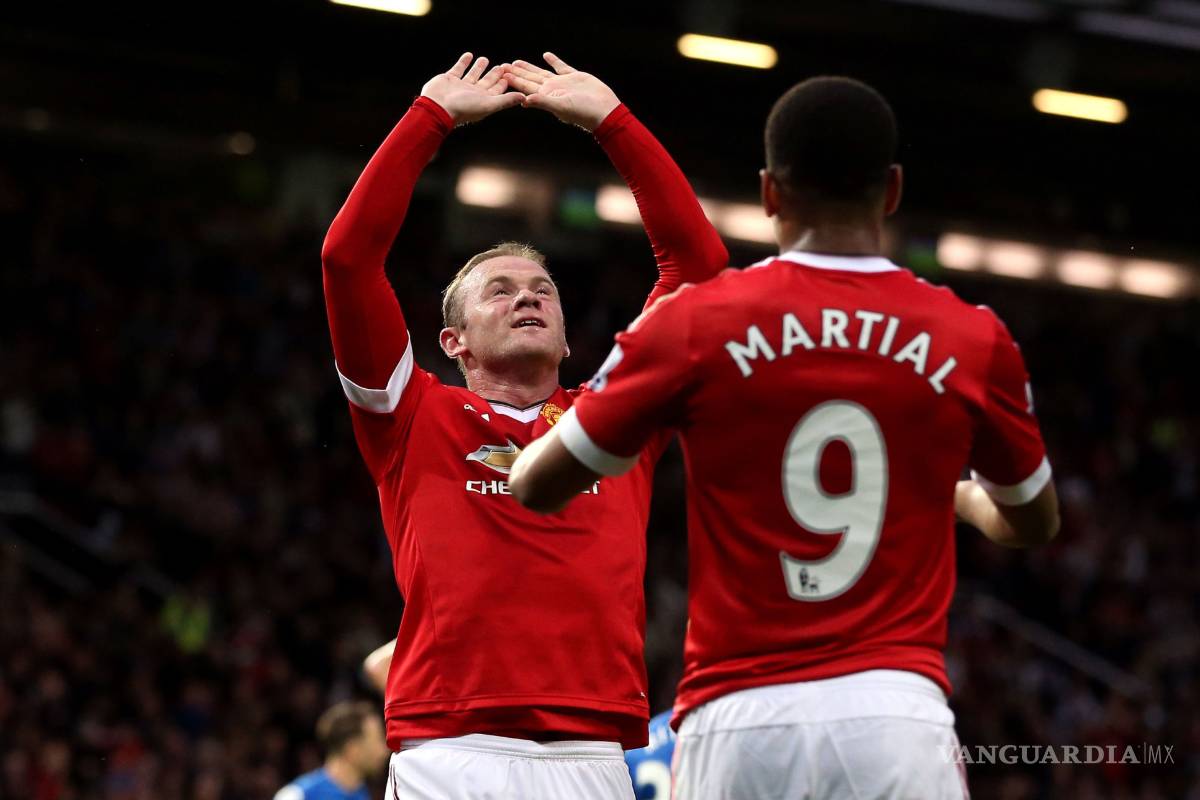 Manchester United vence 3-1 a Bournemouth tras falsa alarma de bomba