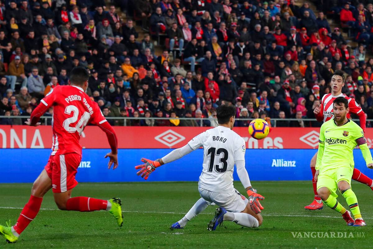 Una genialidad de Messi le da la victoria al Barcelona