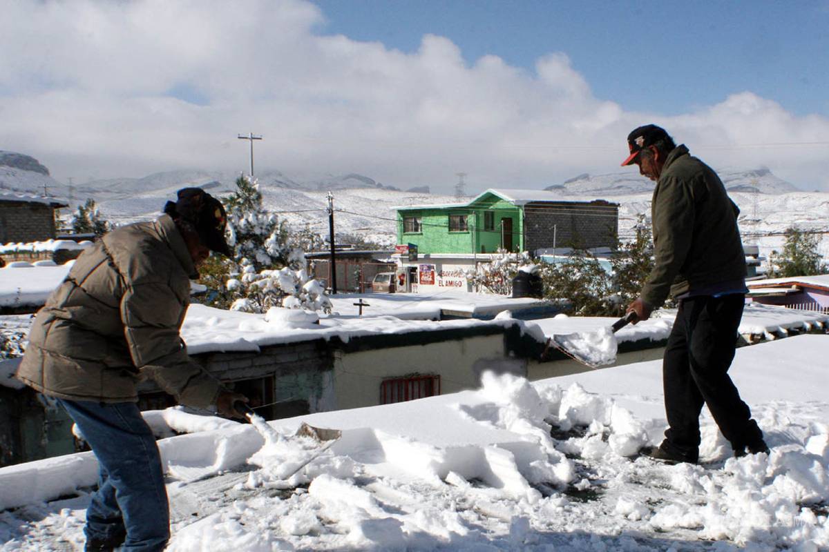 Prevén nevadas en tres estados, heladas en 13 más