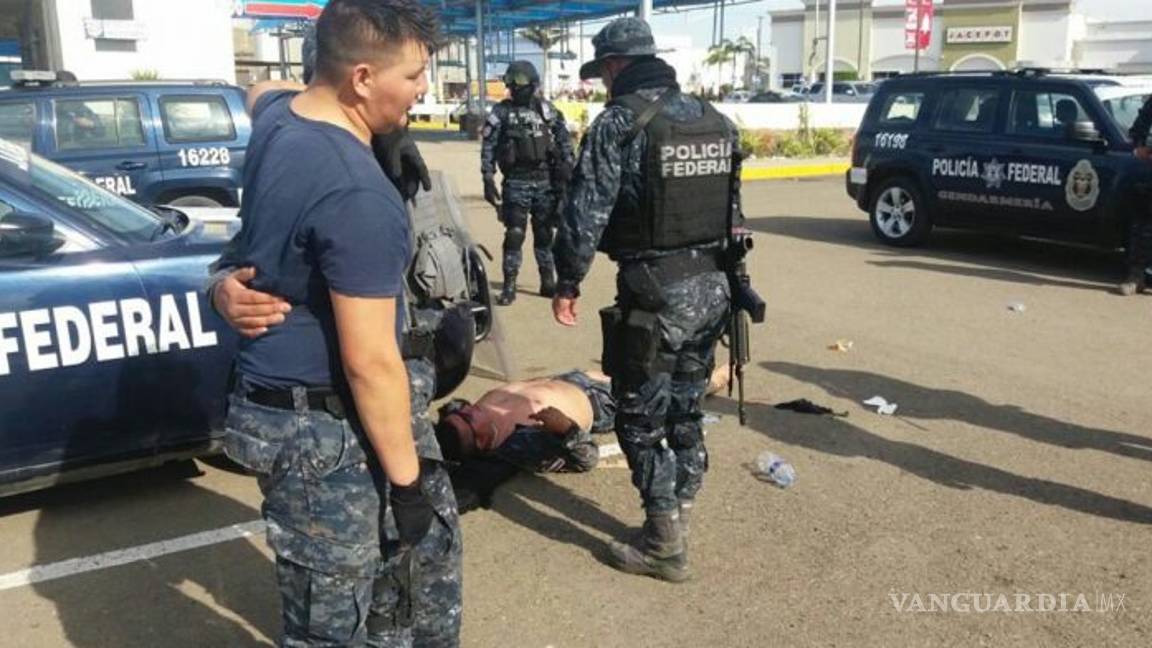 $!Identifican a quien atropelló a policías en Rosarito, anunció en Facebook su 'hazaña'