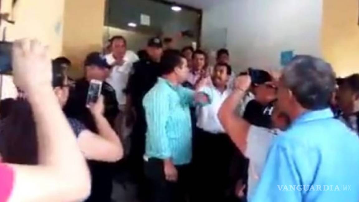 Detectan a candidato de Morena presuntamente dando dinero en Hidalgo