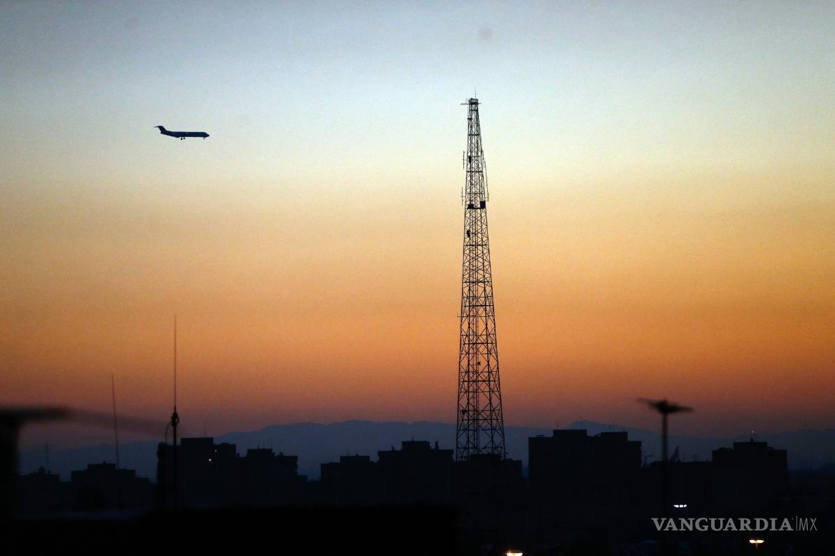 Se estrella un avión en Irán con 66 personas a bordo