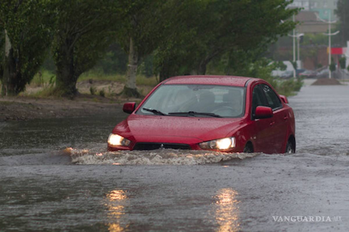 $!¿Qué debes hacer si le entra agua al motor de tu auto?