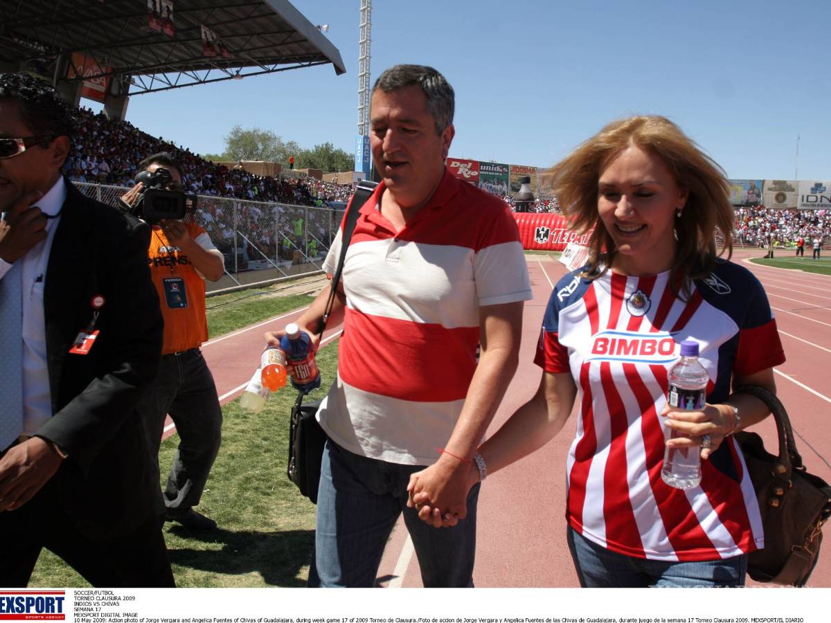 $!Angelica Fuentes sí está interesada en comprar a las Chivas