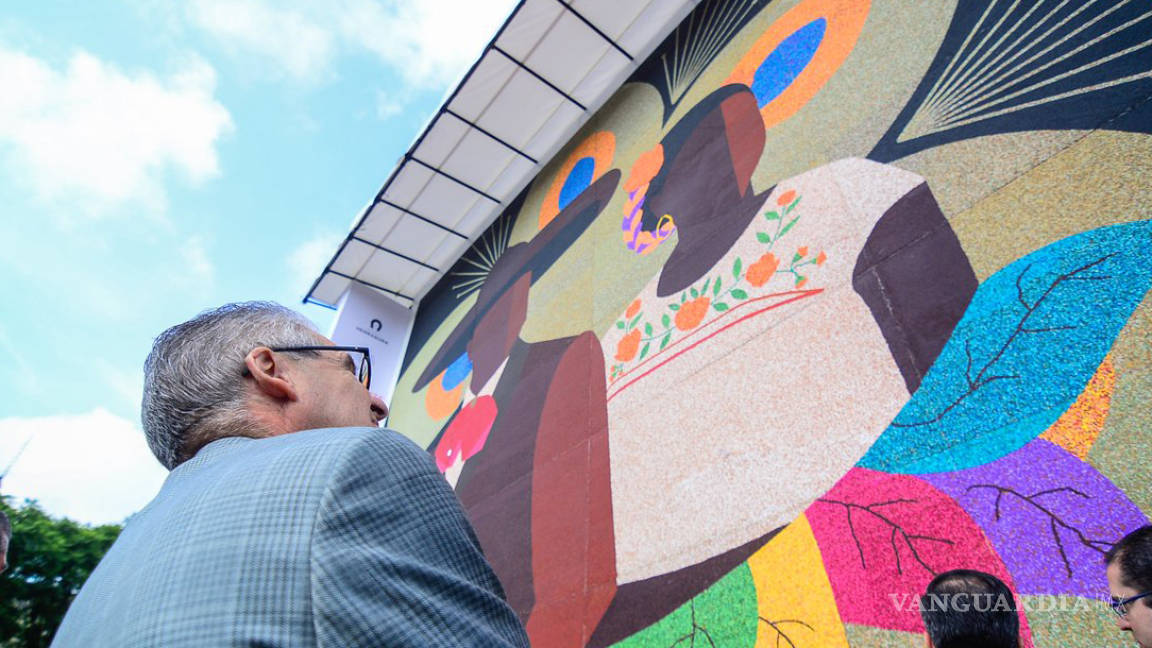 Mural de chaquira huichol de Jalisco logra el récord Guinnes como el más grande del mundo