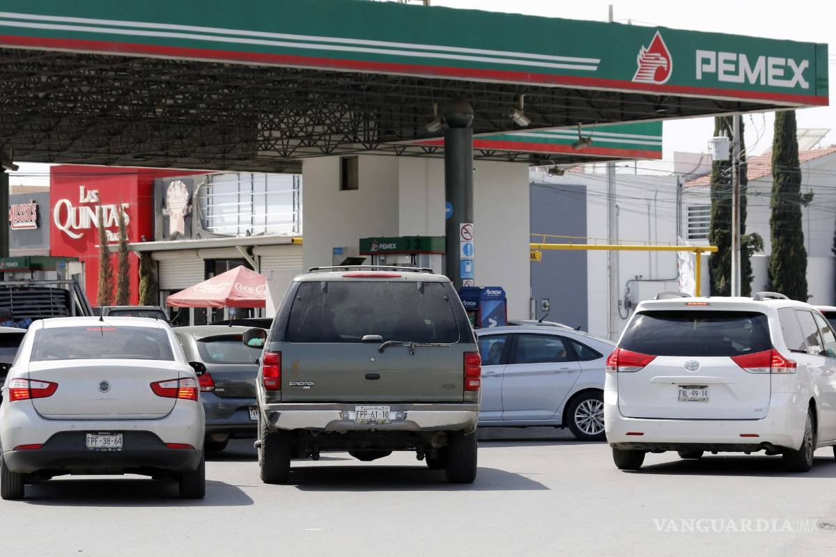 Continúa a la baja precio de la gasolina en Saltillo