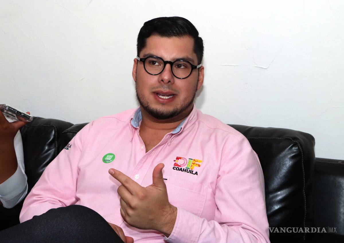 $!Ortiz destacó la importancia de que padres, docentes y adultos cercanos no minimicen las señales de alerta en adolescentes, subrayando que toda expresión relacionada con la muerte debe atenderse.