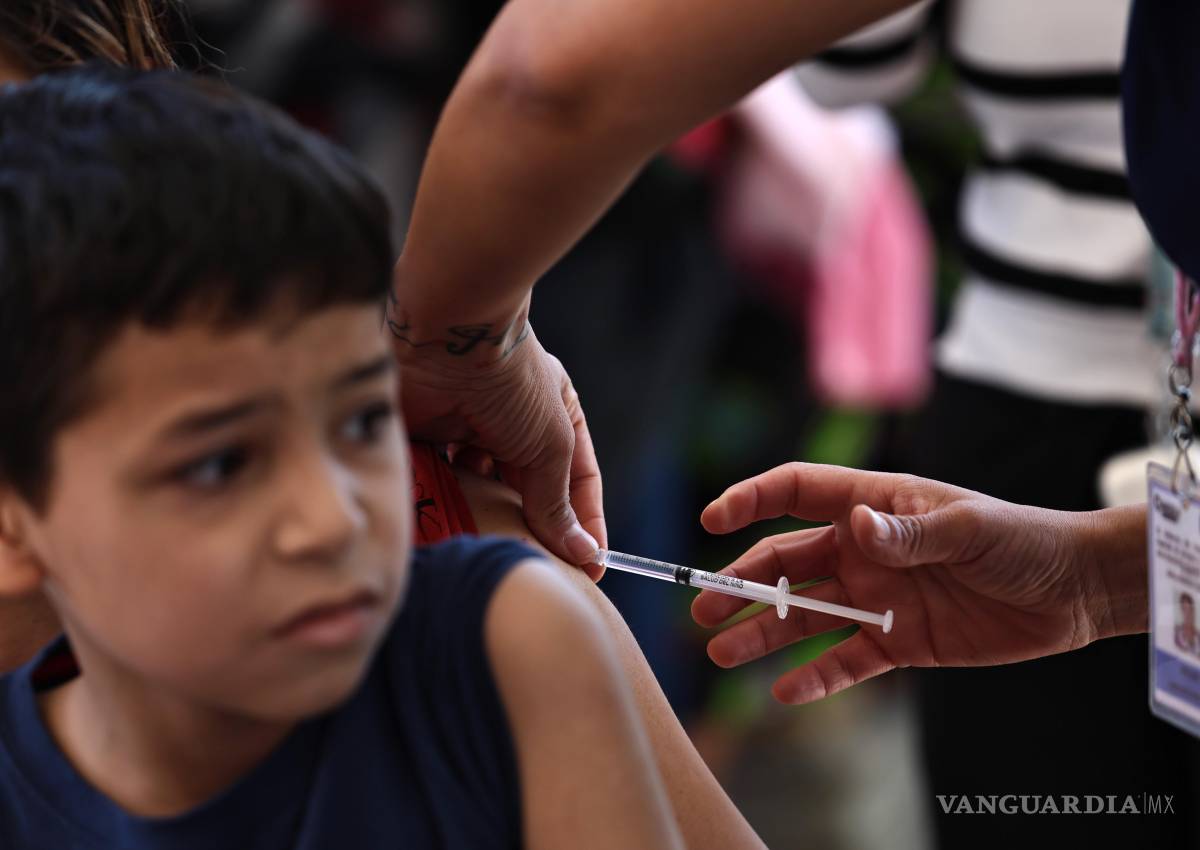 $!Autoridades sanitarias coahuilenses han reforzado la campaña de vacunación para frenar los contagios que ya se sienten en el resto del país.