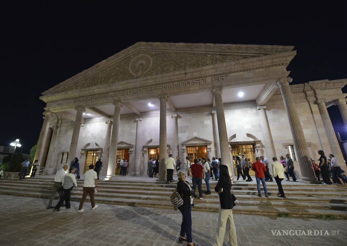 $!El Teatro de la Ciudad “Fernando Soler”, uno de los recintos culturales más importantes de Coahuila, ha sido cedido a un patronato ciudadano sin consulta pública ni legislativa, lo que ha despertado críticas en el gremio cultural.