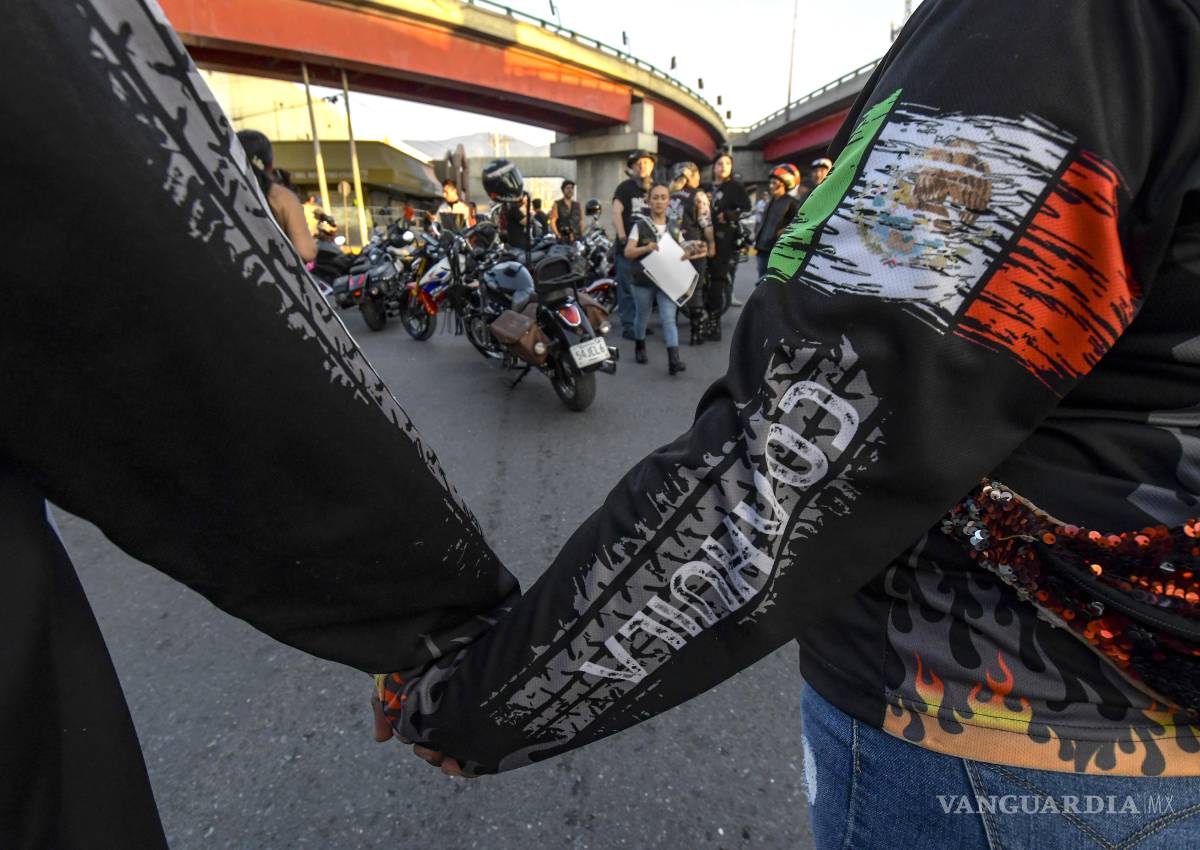 $!La protesta incluyó una rodada silenciosa en memoria del hombre fallecido y otros motociclistas víctimas de accidentes.